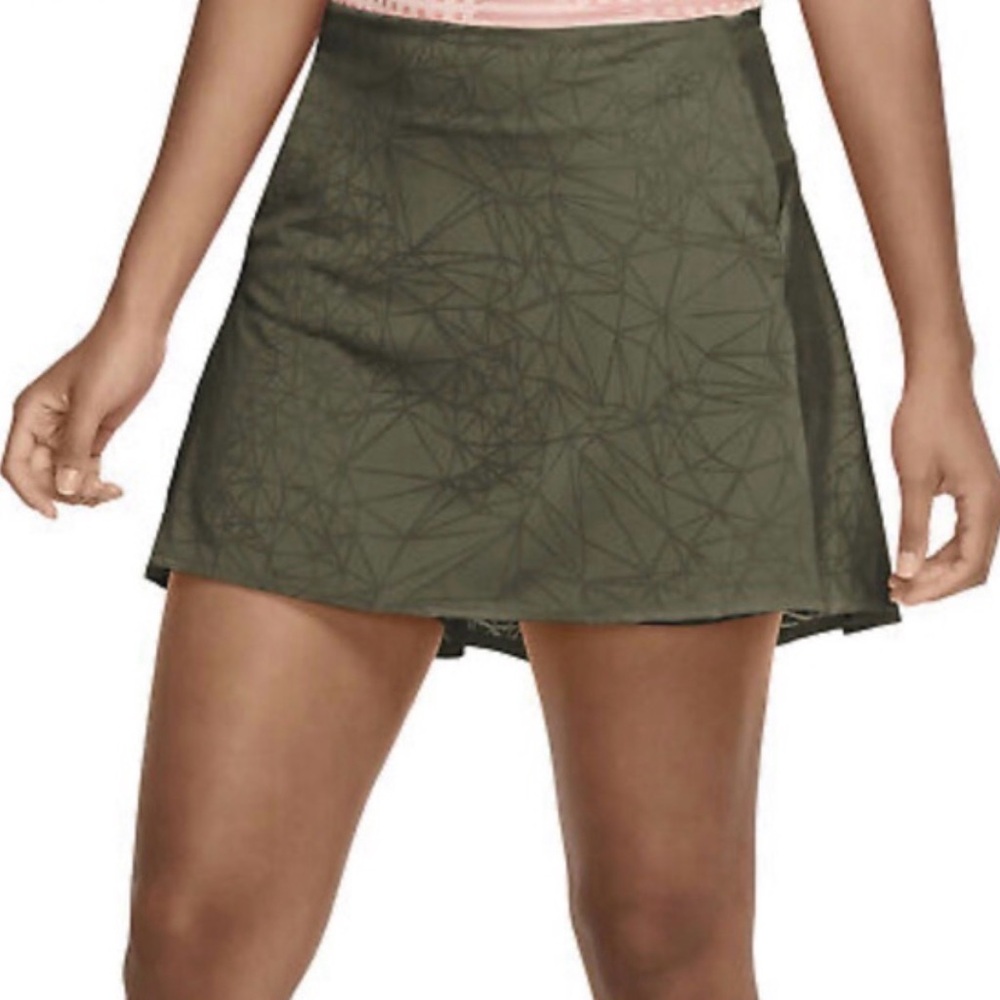 Nike Breathe Fairway 15” Olive Green Golf Skirt with built in shorts - Medium
